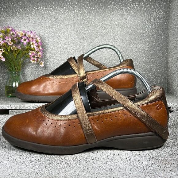 Aravon Vibram Leather Shoes Flats Sandals Outdoor Hiking Lucie Mary Jane 8 - Picture 1 of 7